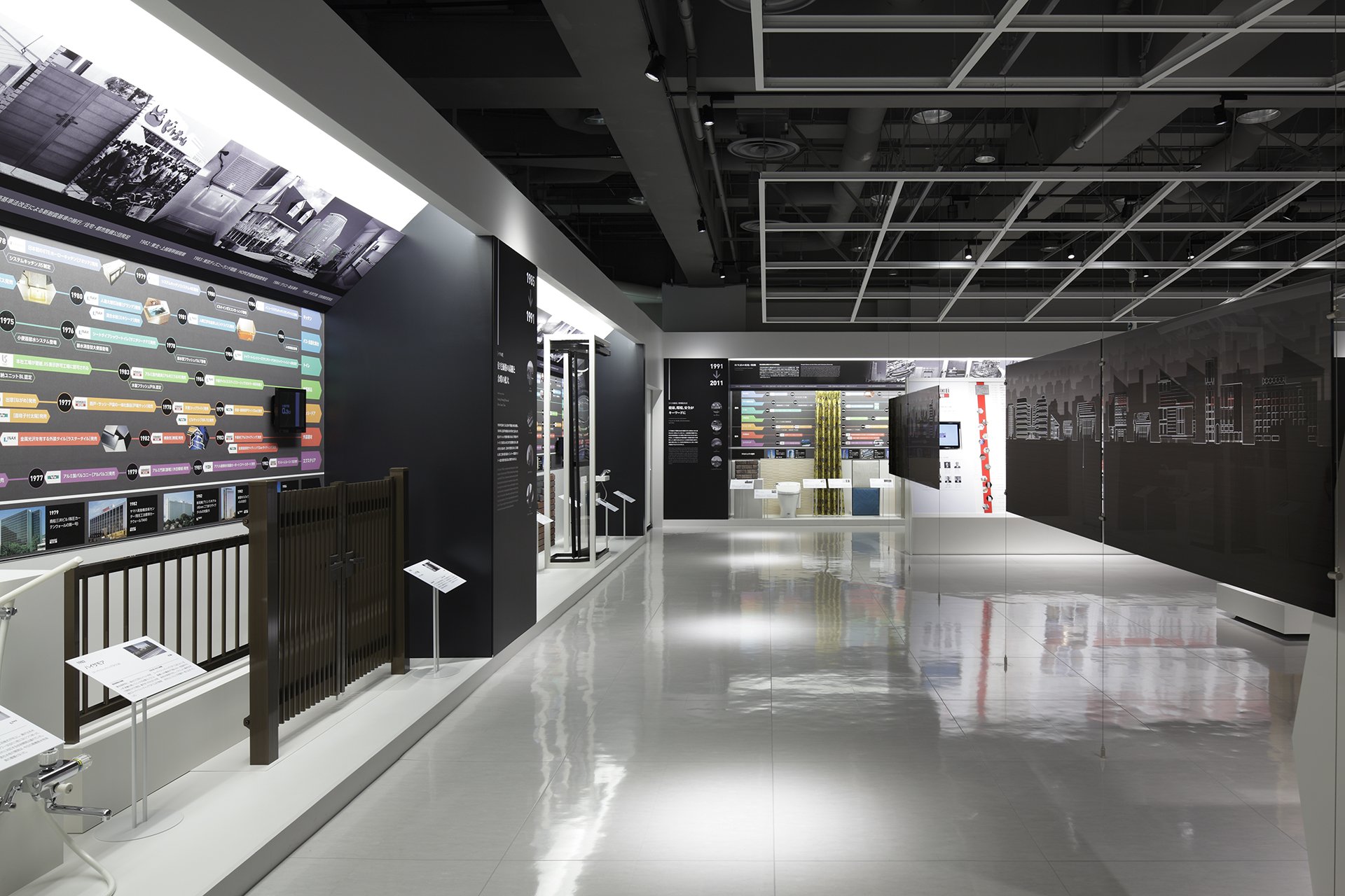 世紀末空間　建築とインテリアデザイン 空間デザインの楽しさをリアルサイズで体感